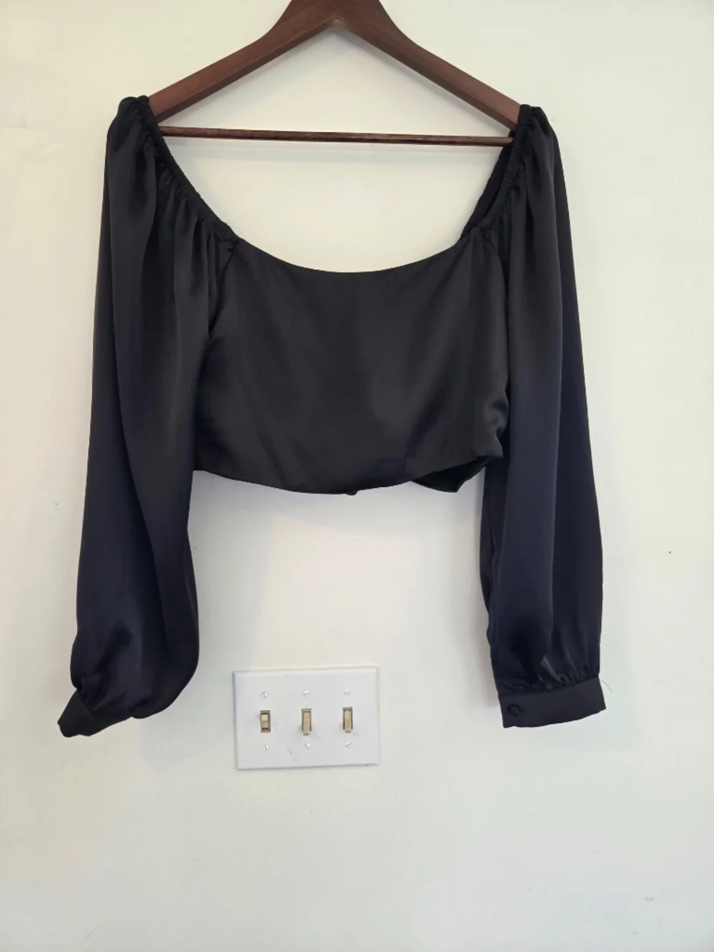 Cropped black satin top S balloon sleeves tie back button cuff festival boho - Picture 6 of 14